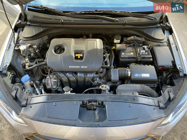 Хендай Элантра 2016 в Киеве на Automoto.ua Серый Хендай Элантра, объемом двигателя 2 л и пробегом 122 тыс. км за 14000 $, фото 33 на Automoto.ua