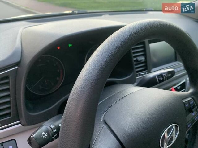 Сірий Хендай Елантра, об'ємом двигуна 2 л та пробігом 169 тис. км за 11700 $, фото 9 на Automoto.ua