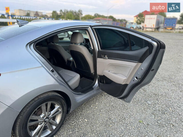 Сірий Хендай Елантра, об'ємом двигуна 2 л та пробігом 135 тис. км за 10899 $, фото 21 на Automoto.ua