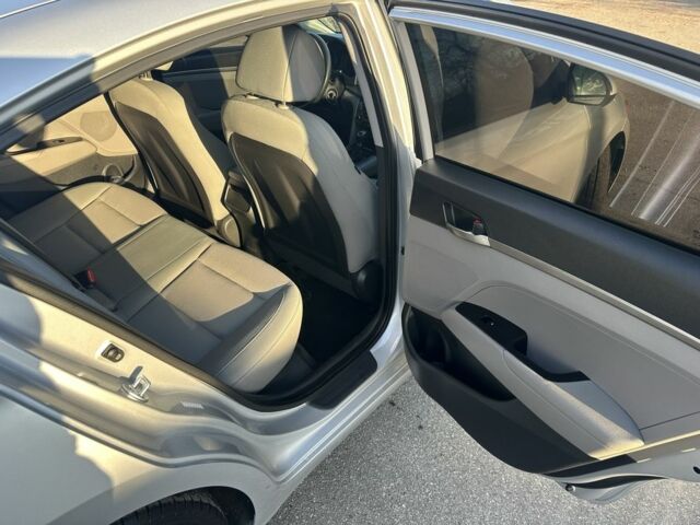 Серый Хендай Элантра, объемом двигателя 2 л и пробегом 186 тыс. км за 10500 $, фото 11 на Automoto.ua