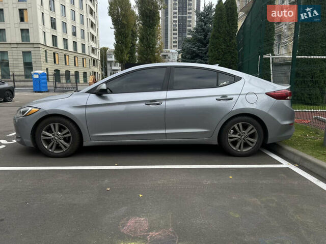 Серый Хендай Элантра, объемом двигателя 2 л и пробегом 115 тыс. км за 12000 $, фото 4 на Automoto.ua