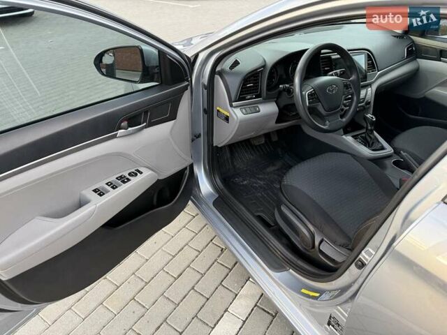 Сірий Хендай Елантра, об'ємом двигуна 2 л та пробігом 225 тис. км за 10300 $, фото 6 на Automoto.ua