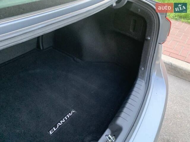 Сірий Хендай Елантра, об'ємом двигуна 2 л та пробігом 169 тис. км за 11700 $, фото 22 на Automoto.ua