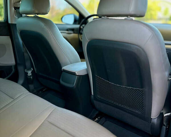 Хендай Элантра 2016 в Днепре (Днепропетровске) на Automoto.ua Серый Хендай Элантра, объемом двигателя 2 л и пробегом 199 тыс. км за 10999 $, фото 18 на Automoto.ua