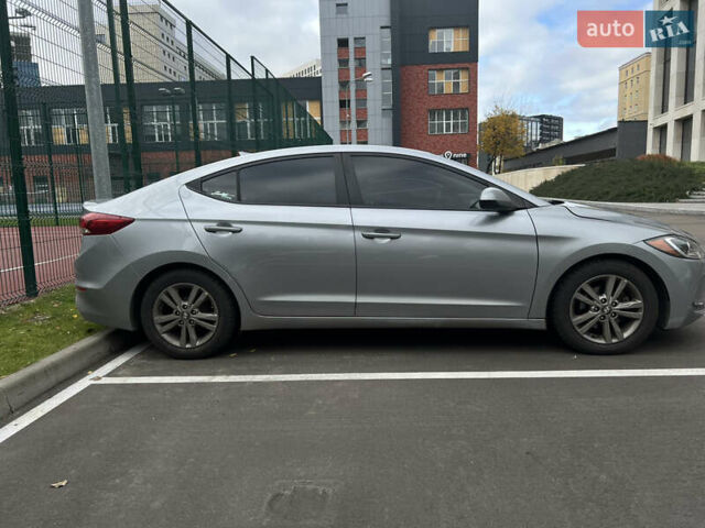 Серый Хендай Элантра, объемом двигателя 2 л и пробегом 115 тыс. км за 12000 $, фото 3 на Automoto.ua