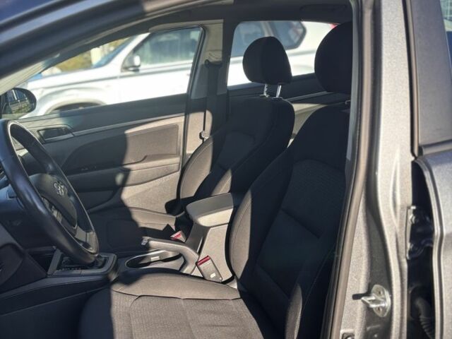 Хендай Элантра 2016 в Киеве на Automoto.ua Серый Хендай Элантра, объемом двигателя 2 л и пробегом 75 тыс. км за 14000 $, фото 11 на Automoto.ua