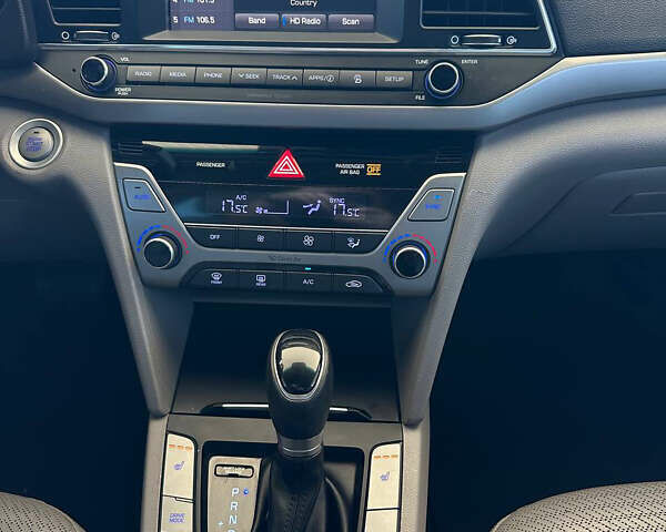 Хендай Элантра 2016 в Днепре (Днепропетровске) на Automoto.ua Серый Хендай Элантра, объемом двигателя 2 л и пробегом 199 тыс. км за 10999 $, фото 27 на Automoto.ua