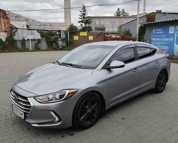 Серый Хендай Элантра, объемом двигателя 2 л и пробегом 179 тыс. км за 13800 $, фото 3 на Automoto.ua