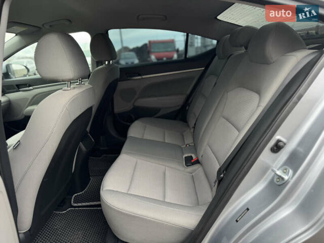 Серый Хендай Элантра, объемом двигателя 2 л и пробегом 135 тыс. км за 9999 $, фото 20 на Automoto.ua