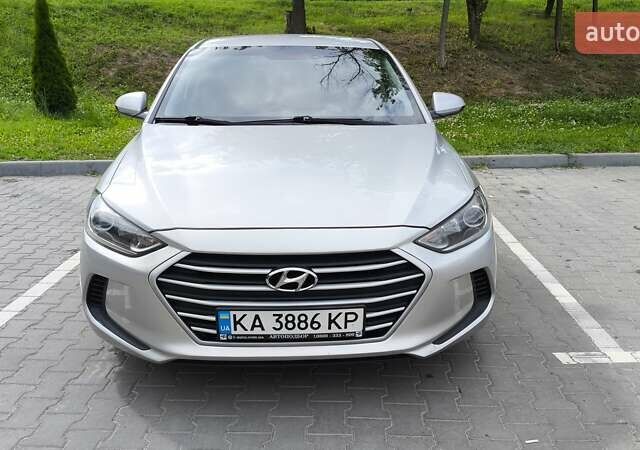 Серый Хендай Элантра, объемом двигателя 2 л и пробегом 174 тыс. км за 11200 $, фото 1 на Automoto.ua