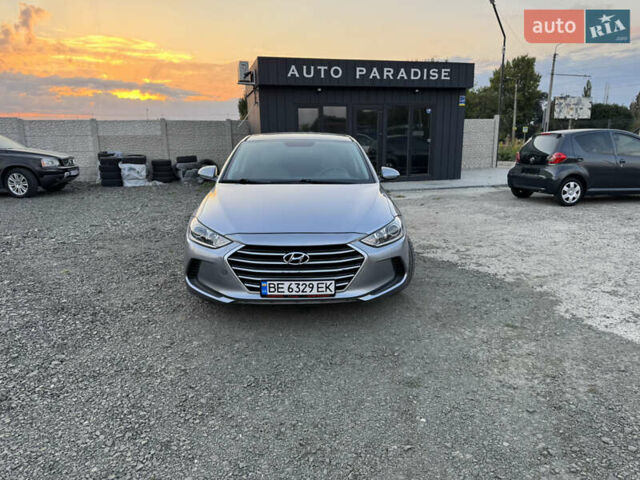 Сірий Хендай Елантра, об'ємом двигуна 2 л та пробігом 135 тис. км за 10899 $, фото 2 на Automoto.ua