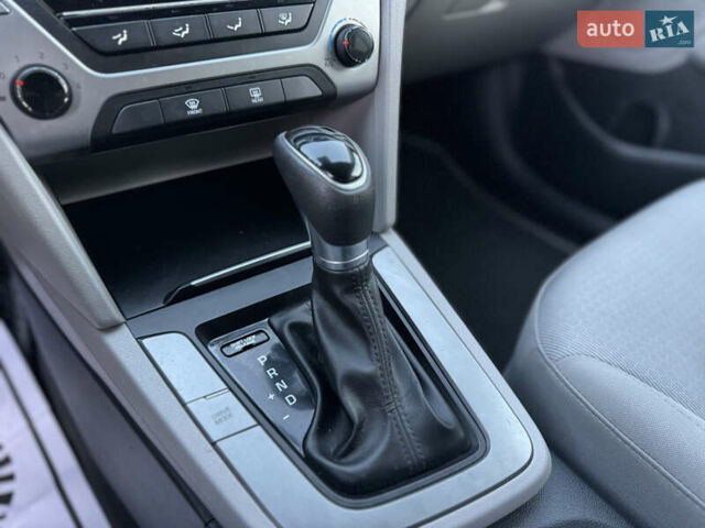 Сірий Хендай Елантра, об'ємом двигуна 2 л та пробігом 135 тис. км за 10899 $, фото 28 на Automoto.ua