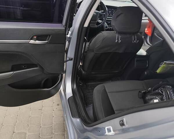 Серый Хендай Элантра, объемом двигателя 2 л и пробегом 179 тыс. км за 13800 $, фото 34 на Automoto.ua