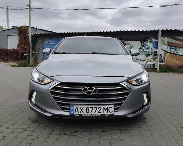 Серый Хендай Элантра, объемом двигателя 2 л и пробегом 179 тыс. км за 13800 $, фото 2 на Automoto.ua