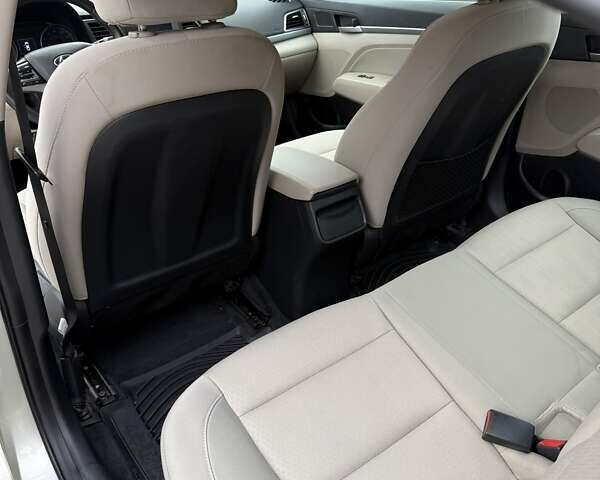 Серый Хендай Элантра, объемом двигателя 2 л и пробегом 115 тыс. км за 11150 $, фото 36 на Automoto.ua