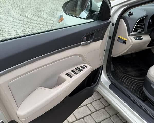 Серый Хендай Элантра, объемом двигателя 2 л и пробегом 115 тыс. км за 11150 $, фото 39 на Automoto.ua