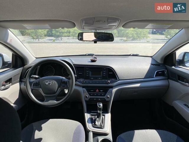 Хендай Элантра 2016 в Днепре (Днепропетровске) на Automoto.ua Серый Хендай Элантра, объемом двигателя 2 л и пробегом 150 тыс. км за 11000 $, фото 5 на Automoto.ua