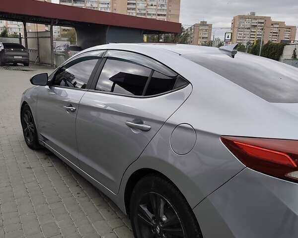 Серый Хендай Элантра, объемом двигателя 2 л и пробегом 179 тыс. км за 13800 $, фото 7 на Automoto.ua