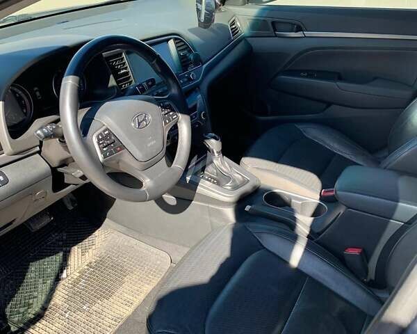 Серый Хендай Элантра, объемом двигателя 2 л и пробегом 122 тыс. км за 9500 $, фото 12 на Automoto.ua