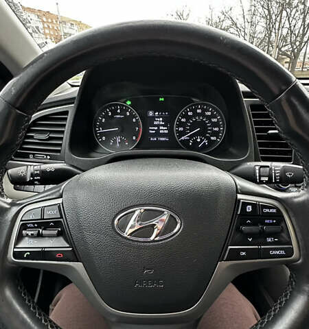 Серый Хендай Элантра, объемом двигателя 2 л и пробегом 190 тыс. км за 10200 $, фото 6 на Automoto.ua