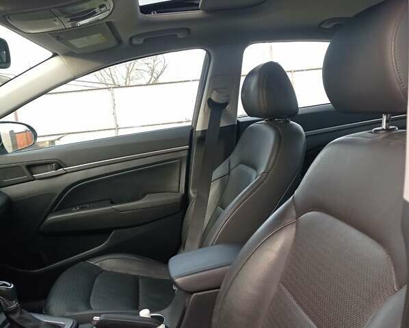 Серый Хендай Элантра, объемом двигателя 2 л и пробегом 90 тыс. км за 14000 $, фото 11 на Automoto.ua