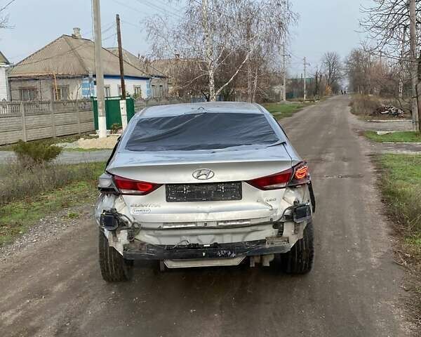 Серый Хендай Элантра, объемом двигателя 2 л и пробегом 150 тыс. км за 2800 $, фото 5 на Automoto.ua