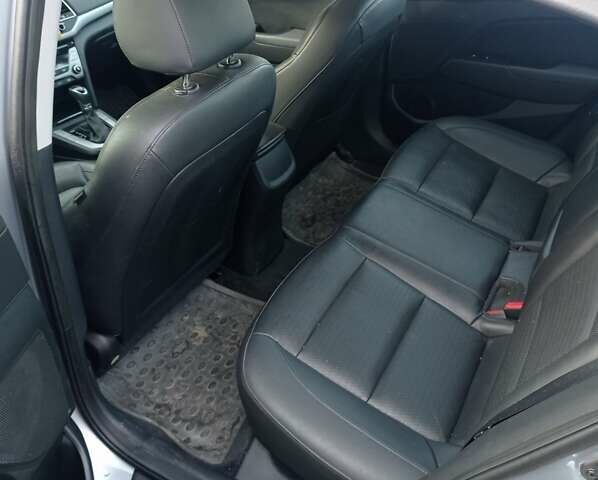 Серый Хендай Элантра, объемом двигателя 2 л и пробегом 90 тыс. км за 14000 $, фото 14 на Automoto.ua