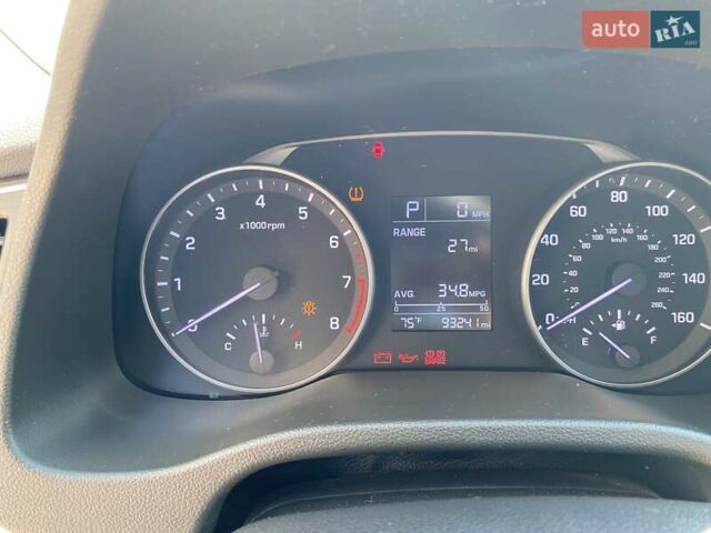 Хендай Элантра 2016 в Днепре (Днепропетровске) на Automoto.ua Серый Хендай Элантра, объемом двигателя 2 л и пробегом 150 тыс. км за 11000 $, фото 2 на Automoto.ua