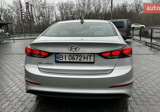 Серый Хендай Элантра, объемом двигателя 2 л и пробегом 190 тыс. км за 10200 $, фото 3 на Automoto.ua