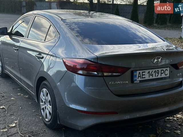 Серый Хендай Элантра, объемом двигателя 1.59 л и пробегом 179 тыс. км за 10699 $, фото 5 на Automoto.ua