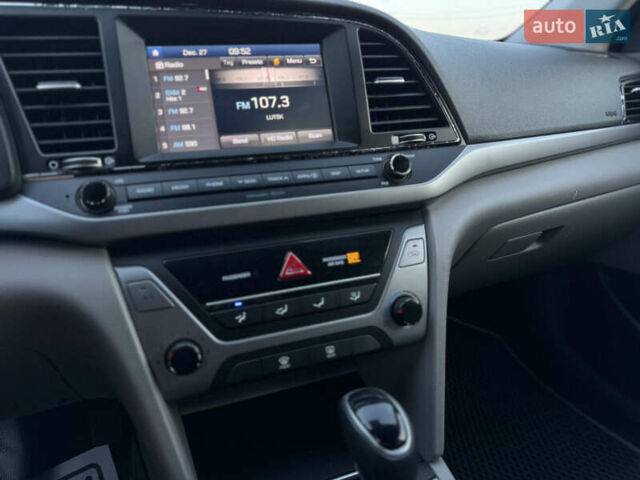 Сірий Хендай Елантра, об'ємом двигуна 2 л та пробігом 135 тис. км за 10899 $, фото 30 на Automoto.ua