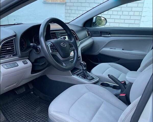 Серый Хендай Элантра, объемом двигателя 1.4 л и пробегом 189 тыс. км за 12300 $, фото 4 на Automoto.ua