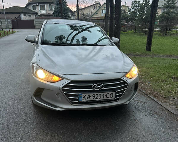 Серый Хендай Элантра, объемом двигателя 2 л и пробегом 161 тыс. км за 7300 $, фото 1 на Automoto.ua
