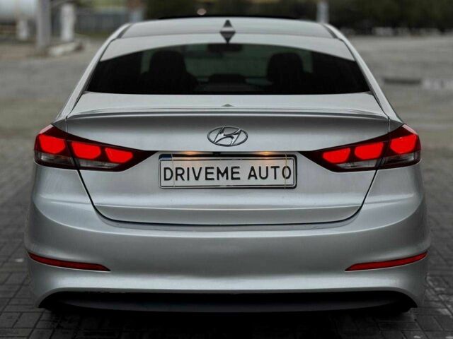 Серый Хендай Элантра, объемом двигателя 2 л и пробегом 156 тыс. км за 10699 $, фото 5 на Automoto.ua
