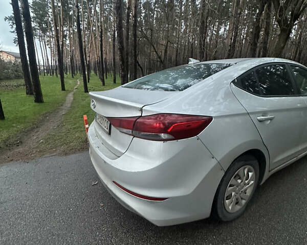 Серый Хендай Элантра, объемом двигателя 2 л и пробегом 161 тыс. км за 7300 $, фото 3 на Automoto.ua