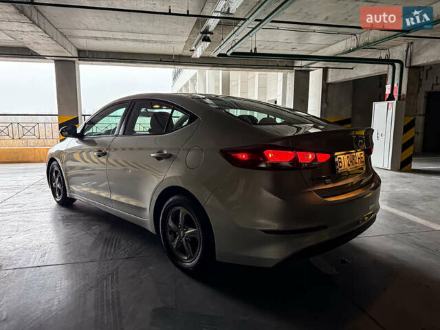 Серый Хендай Элантра, объемом двигателя 2 л и пробегом 160 тыс. км за 12900 $, фото 3 на Automoto.ua