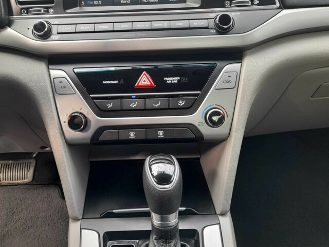 Серый Хендай Элантра, объемом двигателя 2 л и пробегом 69 тыс. км за 11500 $, фото 8 на Automoto.ua