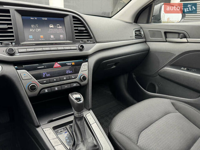 Сірий Хендай Елантра, об'ємом двигуна 2 л та пробігом 148 тис. км за 9900 $, фото 13 на Automoto.ua