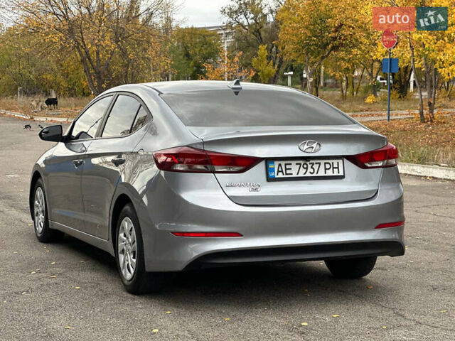 Хендай Элантра 2017 в Днепре (Днепропетровске) на Automoto.ua Серый Хендай Элантра, объемом двигателя 2 л и пробегом 137 тыс. км за 9999 $, фото 5 на Automoto.ua