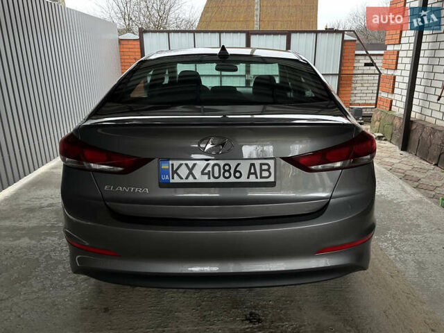Серый Хендай Элантра, объемом двигателя 2 л и пробегом 35 тыс. км за 13300 $, фото 4 на Automoto.ua