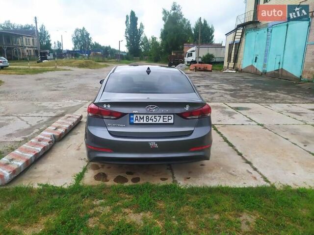 Серый Хендай Элантра, объемом двигателя 2 л и пробегом 170 тыс. км за 12000 $, фото 2 на Automoto.ua