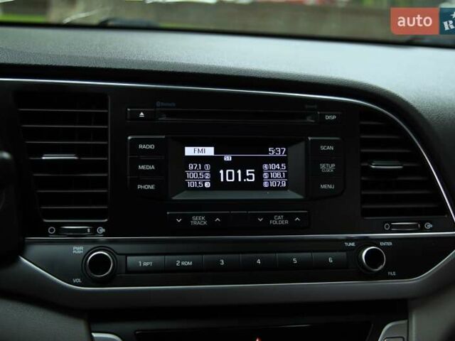 Серый Хендай Элантра, объемом двигателя 2 л и пробегом 92 тыс. км за 10700 $, фото 15 на Automoto.ua