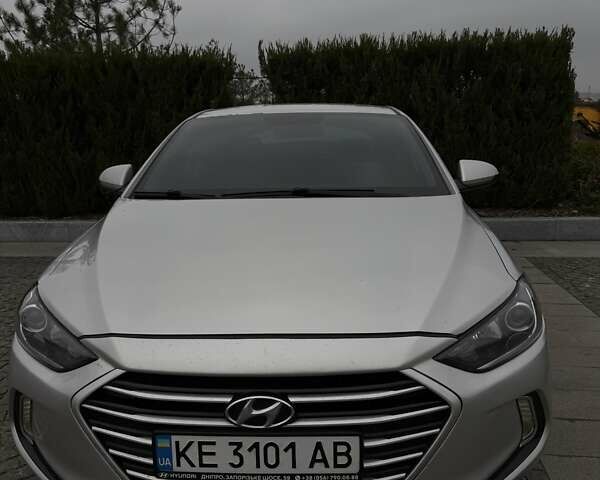 Серый Хендай Элантра, объемом двигателя 2 л и пробегом 228 тыс. км за 10800 $, фото 5 на Automoto.ua