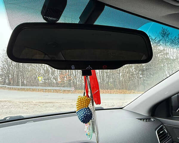 Серый Хендай Элантра, объемом двигателя 2 л и пробегом 132 тыс. км за 13500 $, фото 13 на Automoto.ua