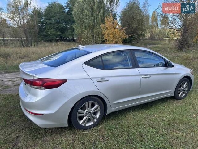 Серый Хендай Элантра, объемом двигателя 2 л и пробегом 157 тыс. км за 12500 $, фото 5 на Automoto.ua