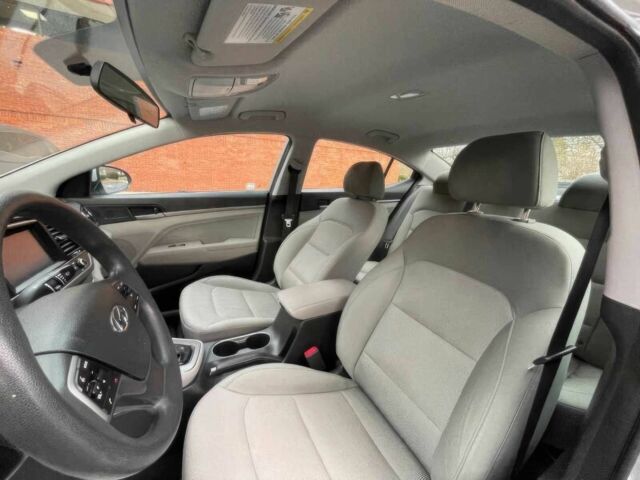 Серый Хендай Элантра, объемом двигателя 2 л и пробегом 54 тыс. км за 9700 $, фото 6 на Automoto.ua