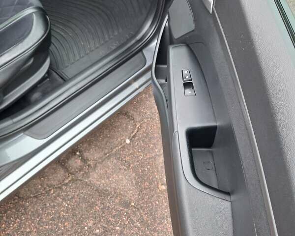 Хендай Элантра 2017 в Кропивницком (Кировограде) на Automoto.ua Серый Хендай Элантра, объемом двигателя 2 л и пробегом 177 тыс. км за 10900 $, фото 12 на Automoto.ua