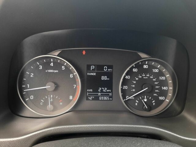 Серый Хендай Элантра, объемом двигателя 2 л и пробегом 69 тыс. км за 11500 $, фото 7 на Automoto.ua