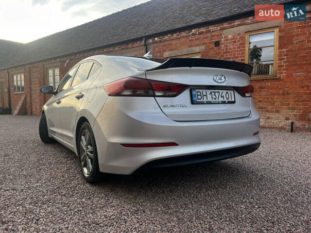 Сірий Хендай Елантра, об'ємом двигуна 2 л та пробігом 101 тис. км за 11900 $, фото 11 на Automoto.ua