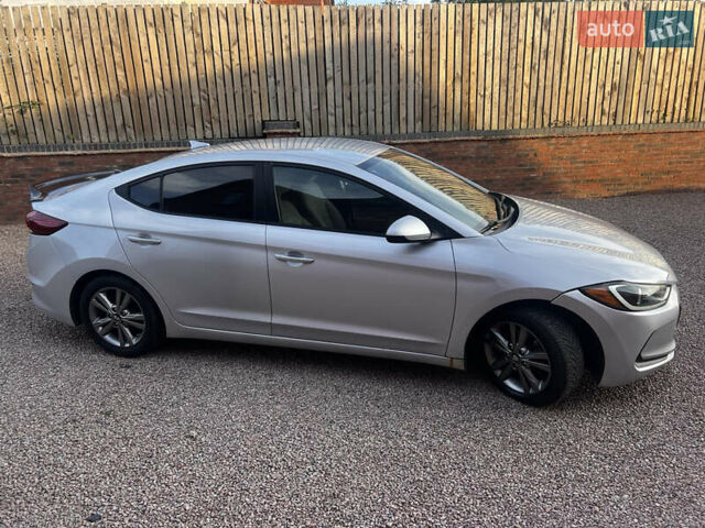 Сірий Хендай Елантра, об'ємом двигуна 2 л та пробігом 101 тис. км за 11900 $, фото 1 на Automoto.ua